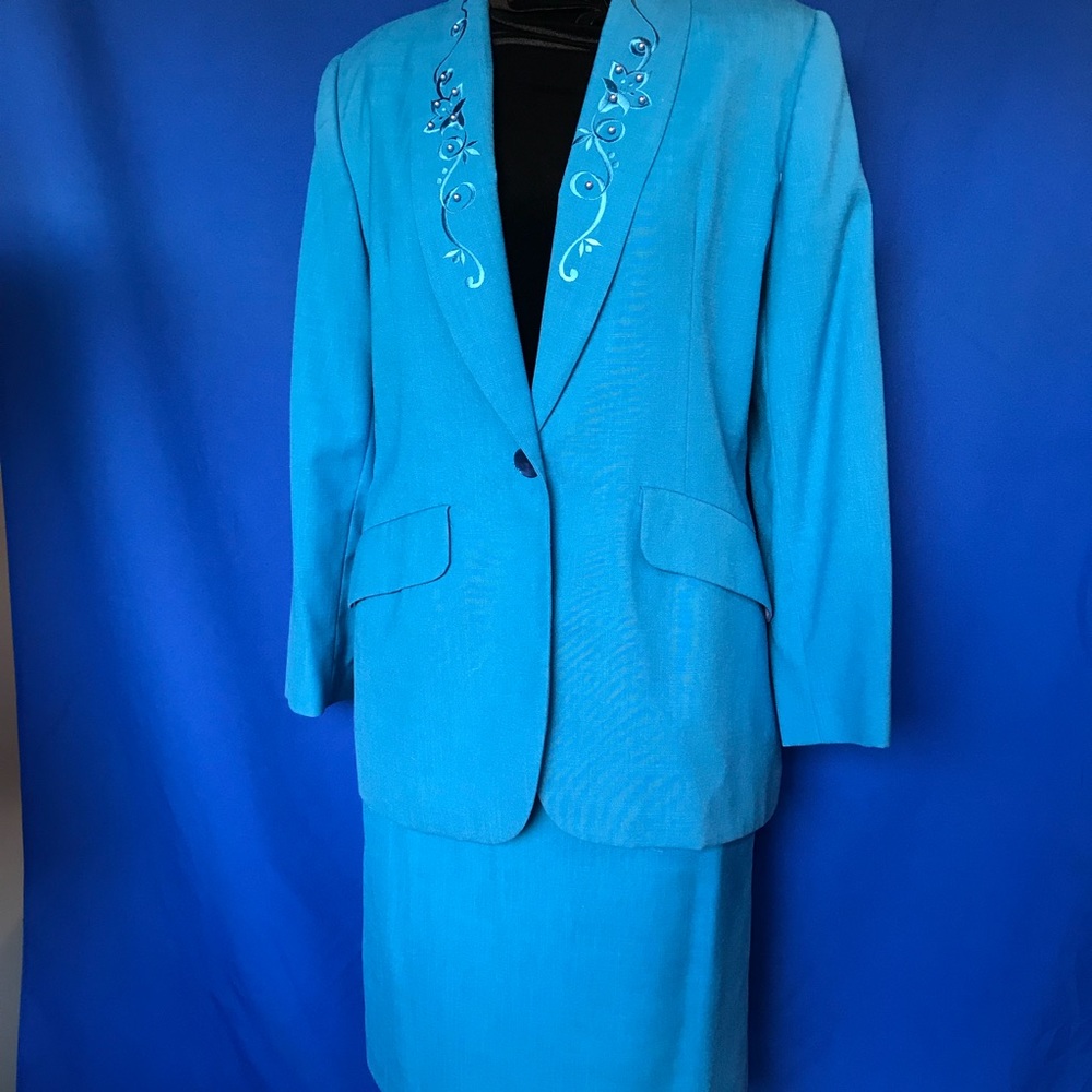 WOMAN J.P. FALL BEADED JACKET STRAIGHT SKIRT SUIT